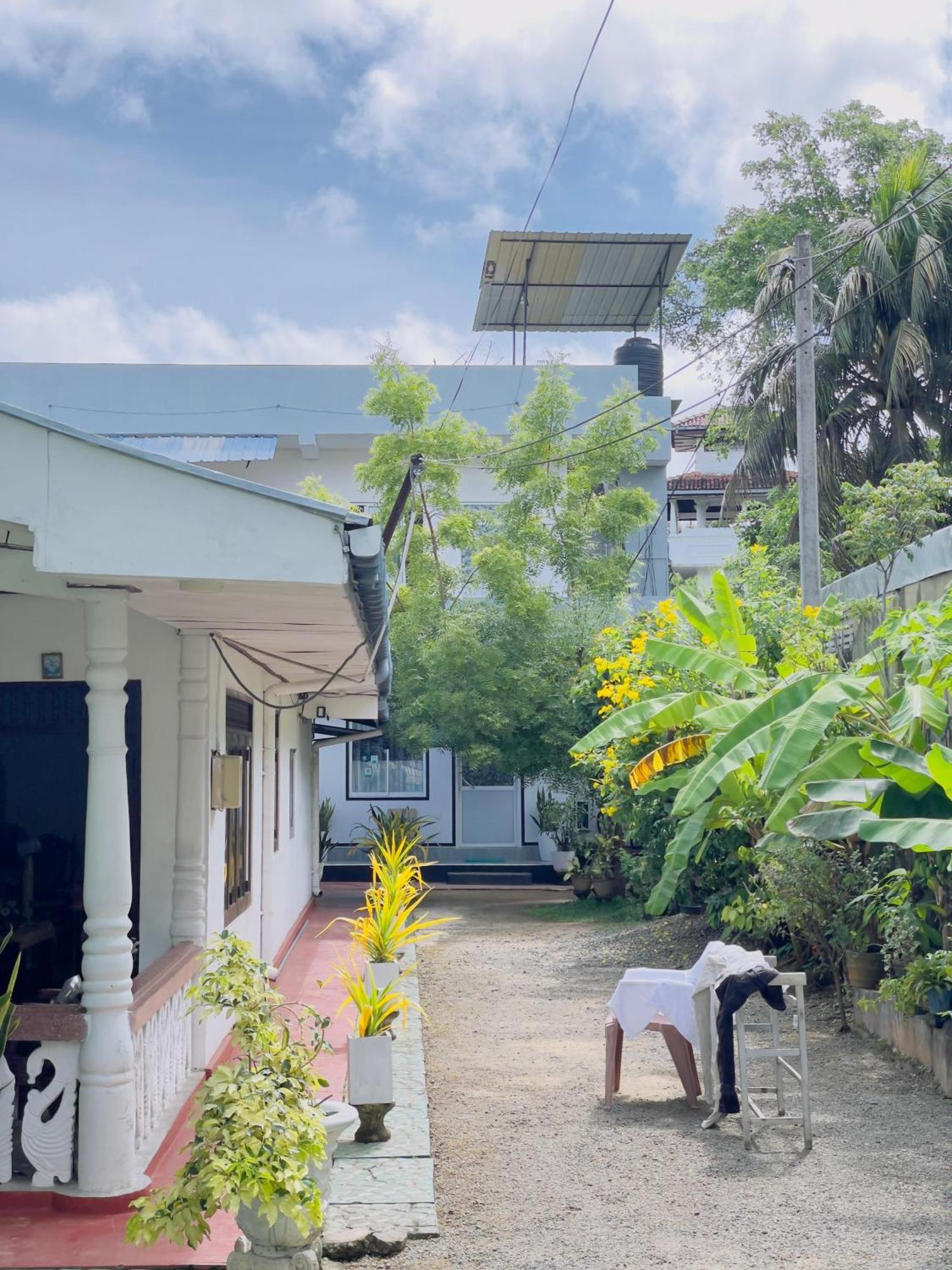 Araliya White House Apartment Negombo Exterior photo