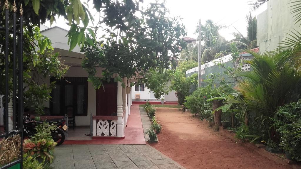 Araliya White House Apartment Negombo Exterior photo